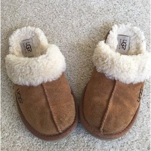 Kids UGG slippers!